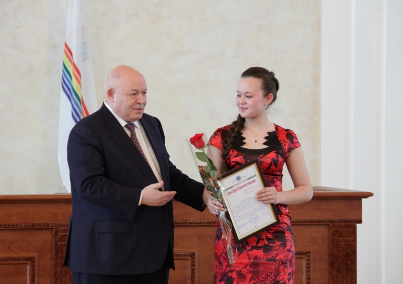 Лучших спортсменов и тренеров ЕАО чествовали в региональном правительстве