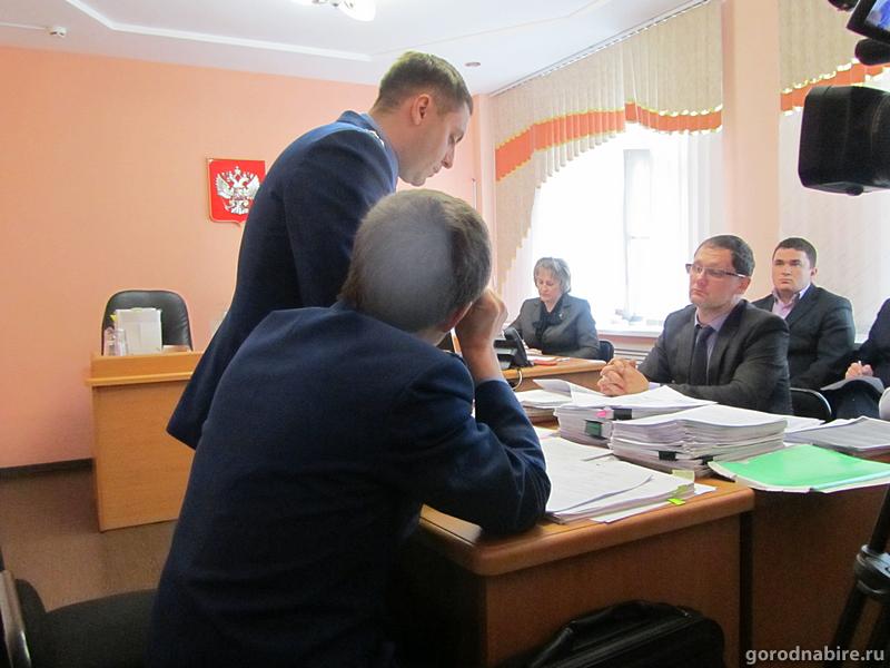 Заседание арбитражного суда по поводу законности сделки с кинотеатром "Родина"