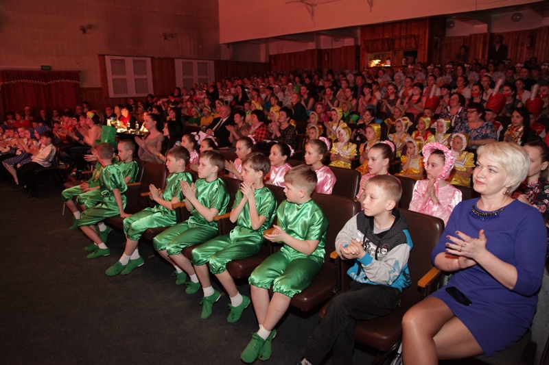 Зал колледжа культуры был заполнен до отказа