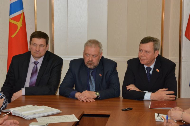 Сергей Абрамов и Андрей Зыков провели встречу с Собранием представителей Сусуманского горо Пресс-служба Магаданской областной Думы