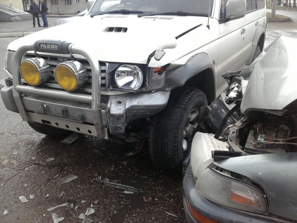 Автоледи спровоцировала серьезное ДТП с участием трех машин в Биробиджане областная ГИБДД