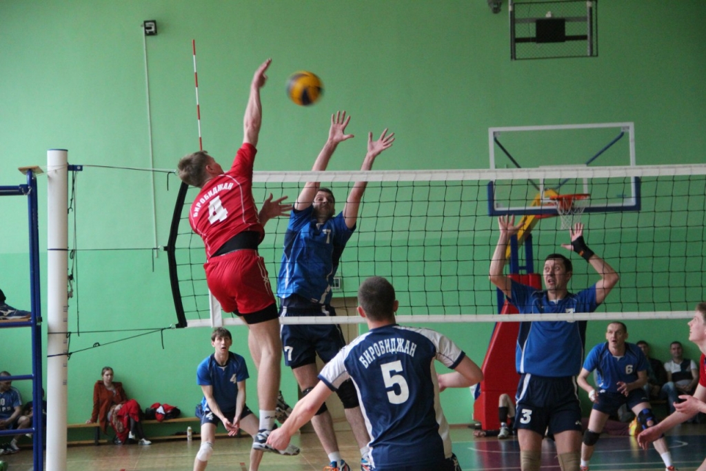 Городской турнир по волейболу