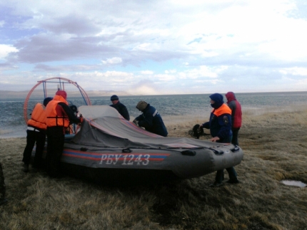 Спасатели сняли рыбака со льдины Пресс-служба ГУ МЧС по Бурятии