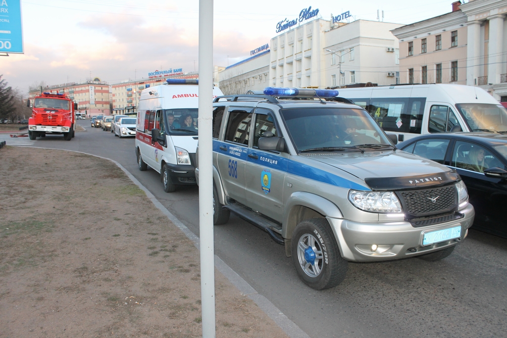 Были подняты по тревоге все службы
