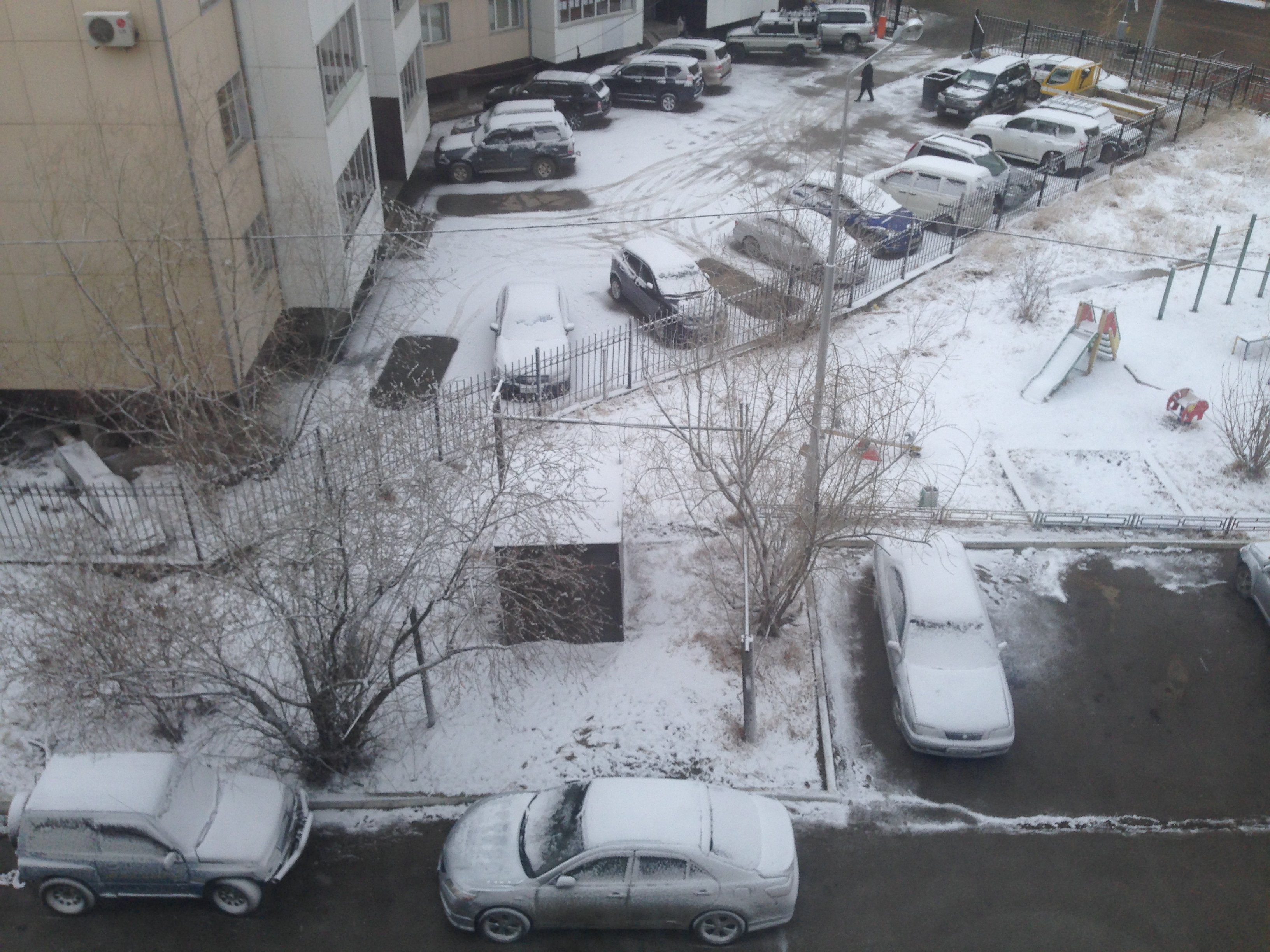 В Якутске выпал снег Алексей Толстяков, YakutiaMedia