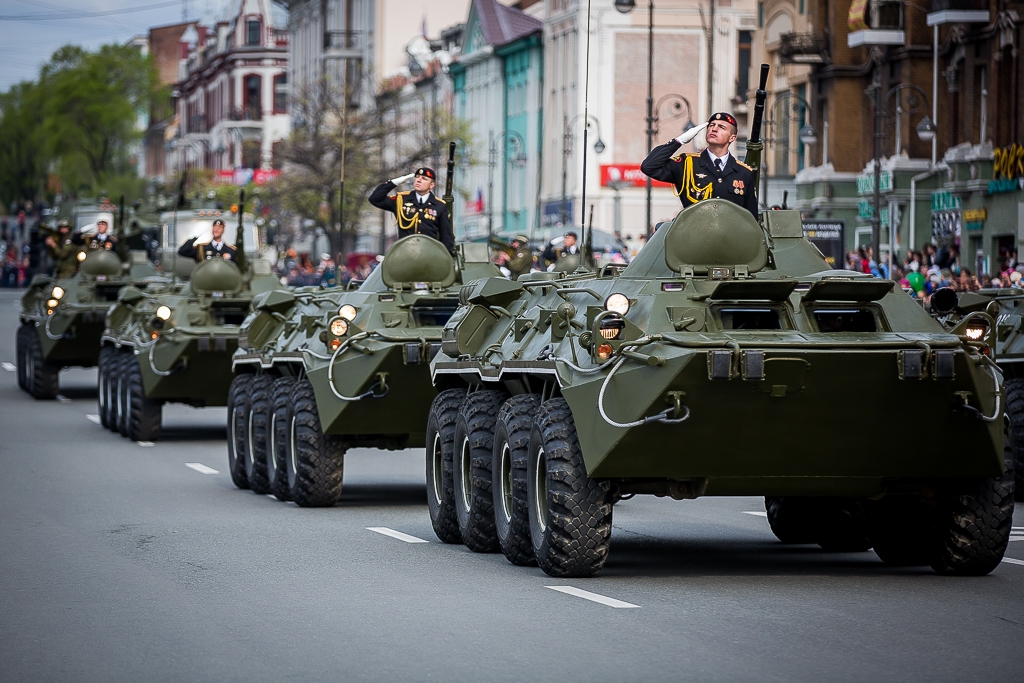 Показ военной техники на День Победы