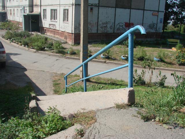 лестница на Ватутина,10 А. Омельченко