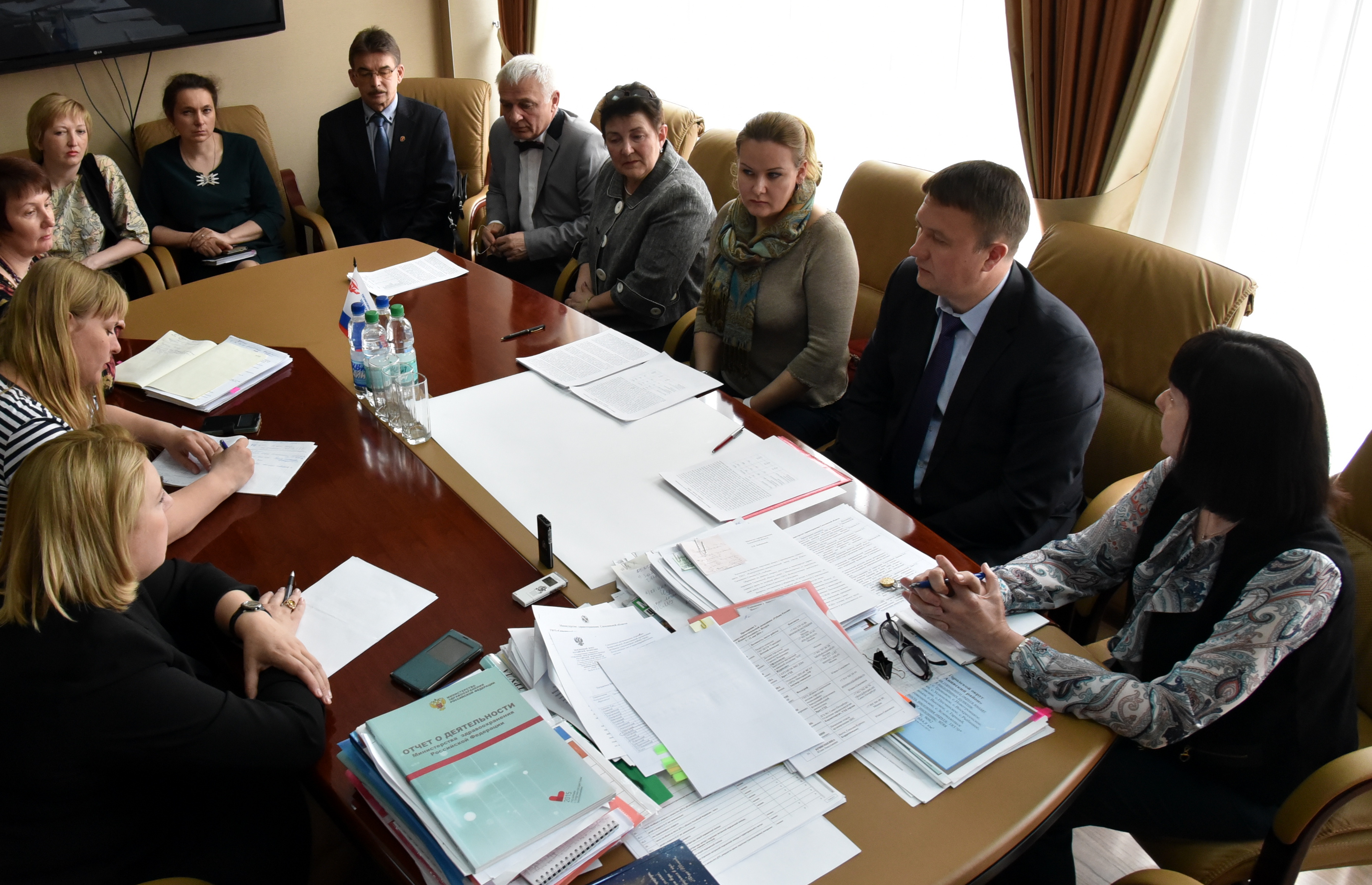 Медики экспедиции &quot;Рубежи России&quot; обследовали детей Итурупа