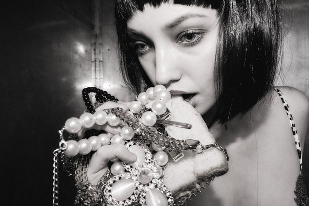 Натюрлих, перформанс 