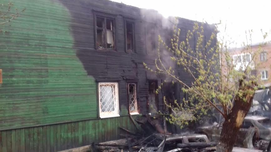 Жилой дом, гараж и четыре автомобиля сгорели за раз в Иркутске  Пресс-служба ГУ МЧС по Иркутской области