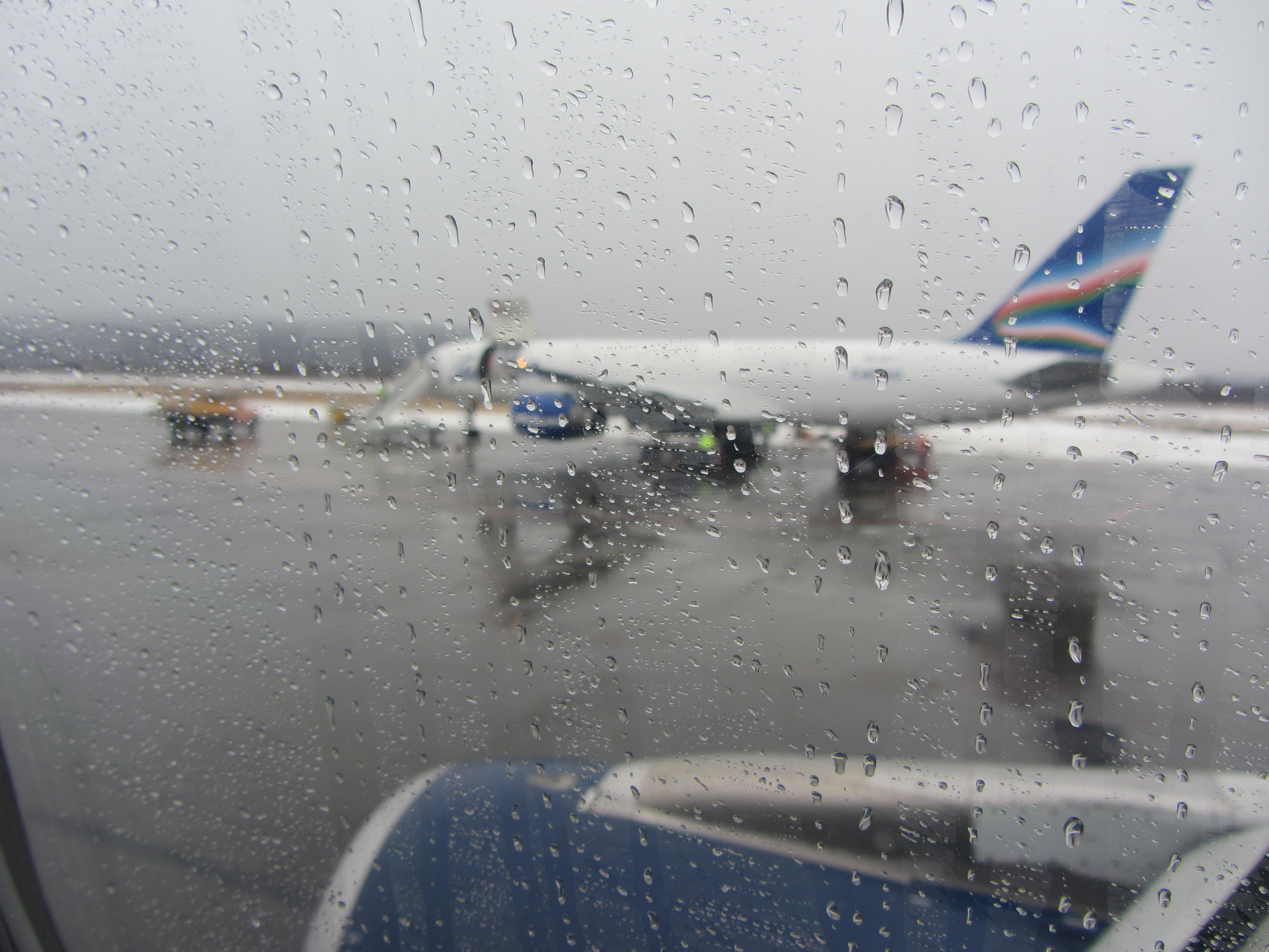 аэропорт дождь
