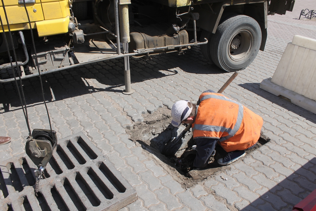 Чистка ливневой канализации Василий Тараруев, UlanMedia