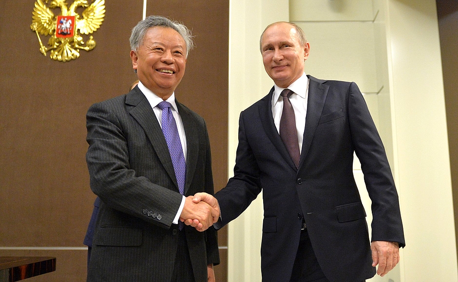 Цзинь Лицюнь и Владимир Путин пресс-служба Кремля