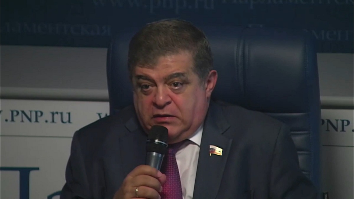 Возможность слияния ЕАО с Хабаровским краем допустил сенатор от области Владимир Джабаров скриншот видео в Интернете