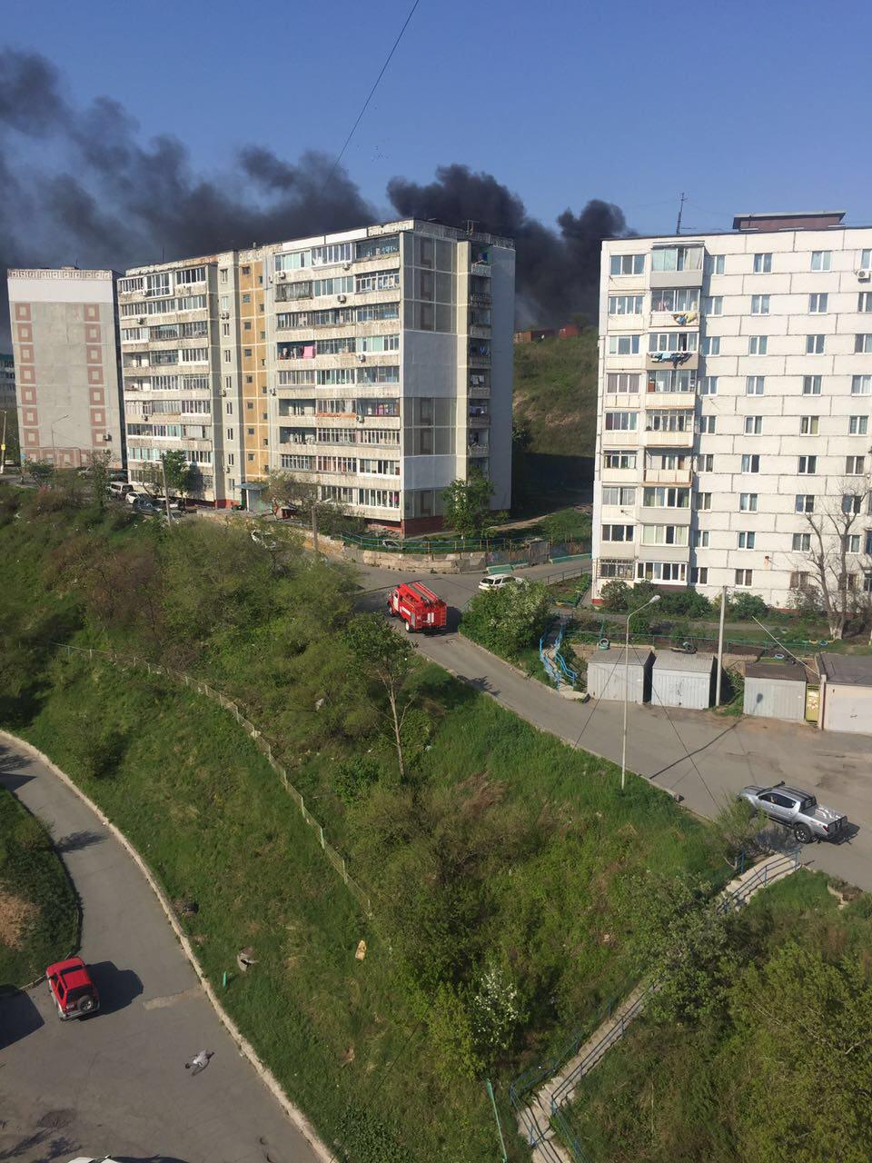 Пожарные расчеты на подъезде