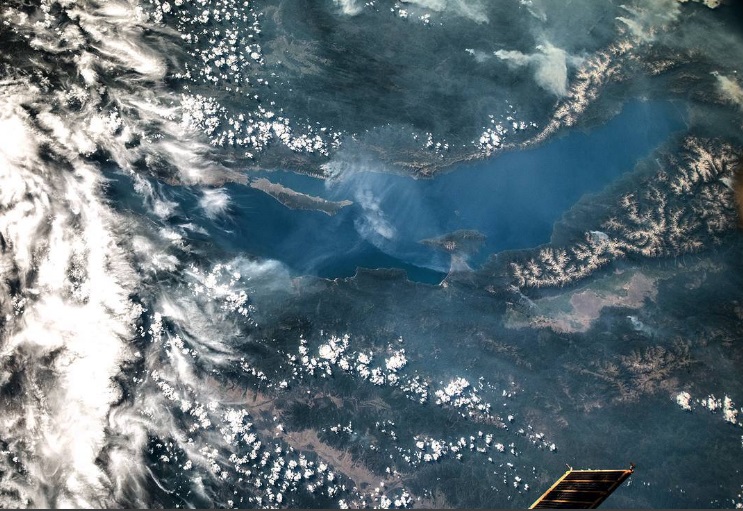Байкал, вид из космоса https://www.instagram.com/olegmks/