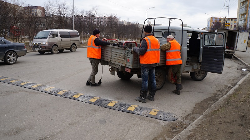 Установка "лежачих полицейских"