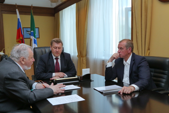 Сергей Левченко и Анатолий Локоть на встрече в Новосибирске Пресс-служба правительства Иркутской области