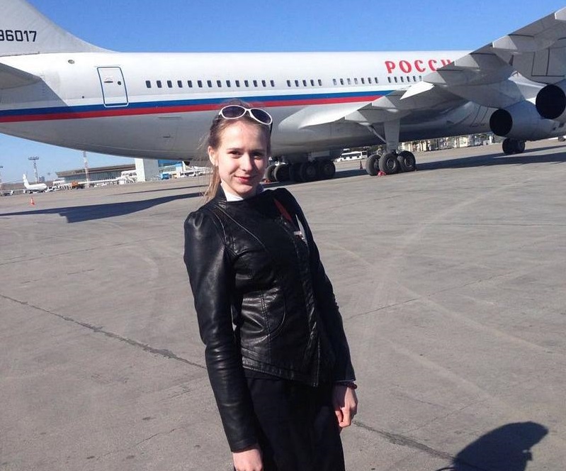 Стюардесса по имени Алёна: выпускница биробиджанской школы №5 грезит о небе Портал &quotГород на Бире&quot