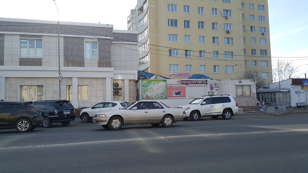 Вид на магазин с главной дороги