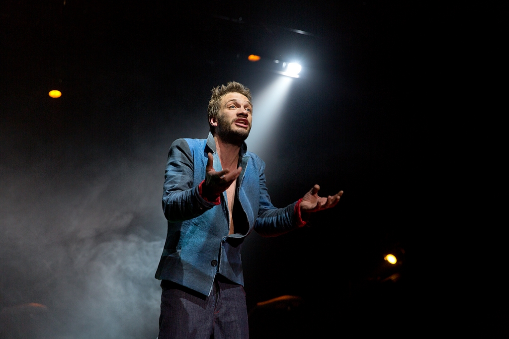 Владимир Барташевич в роли Макса, спектакль &quotПьяные&quot Александра Данилова, UlanMedia