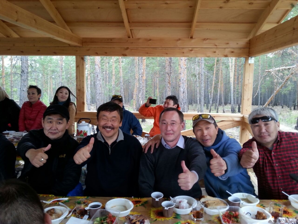 Бизнесмены Якутска организовали автошествие и барбекю-вечеринку