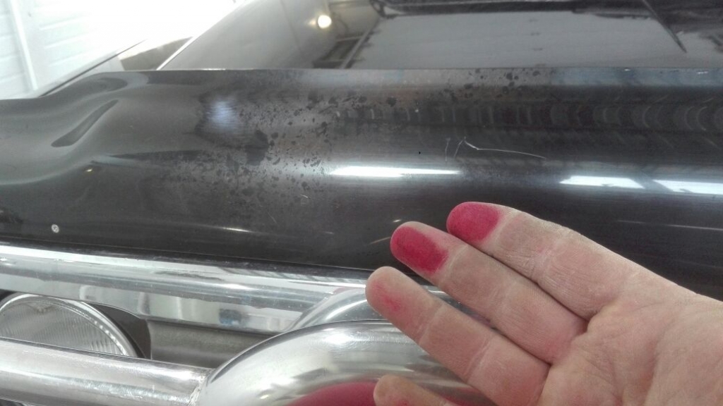 Иномарку облили краской в поселке им. Горького в Хабаровске