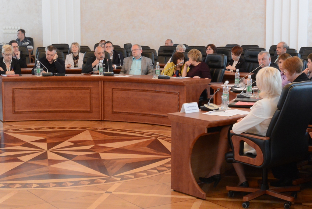 В Законодательном Собрании прошли публичные слушания об исполнении бюджета ЕАО за 2015 г. ИА ЕАОMedia