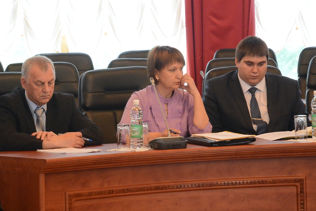 На депутатских слушаниях