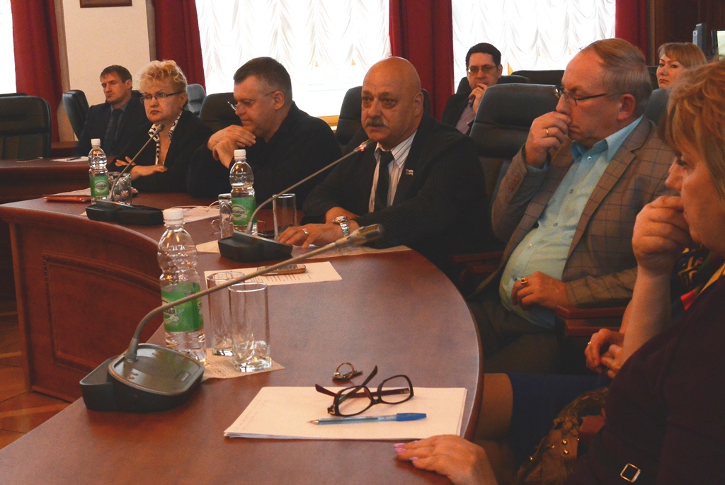 На депутатских слушаниях