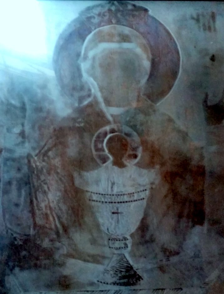 На стекле иконы проявился образ Богородицы  Информационный отдел Хабаровской епархии