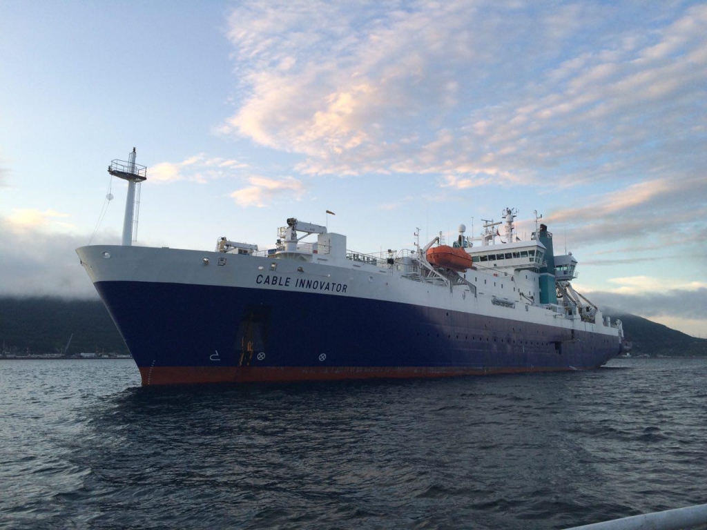 Судно укладчик Юлия Чухломина