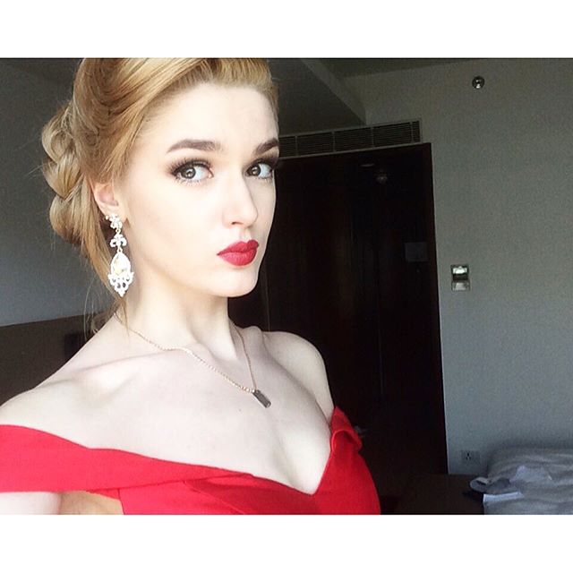 Алиса Манёнок готовится к конкурсу красоты