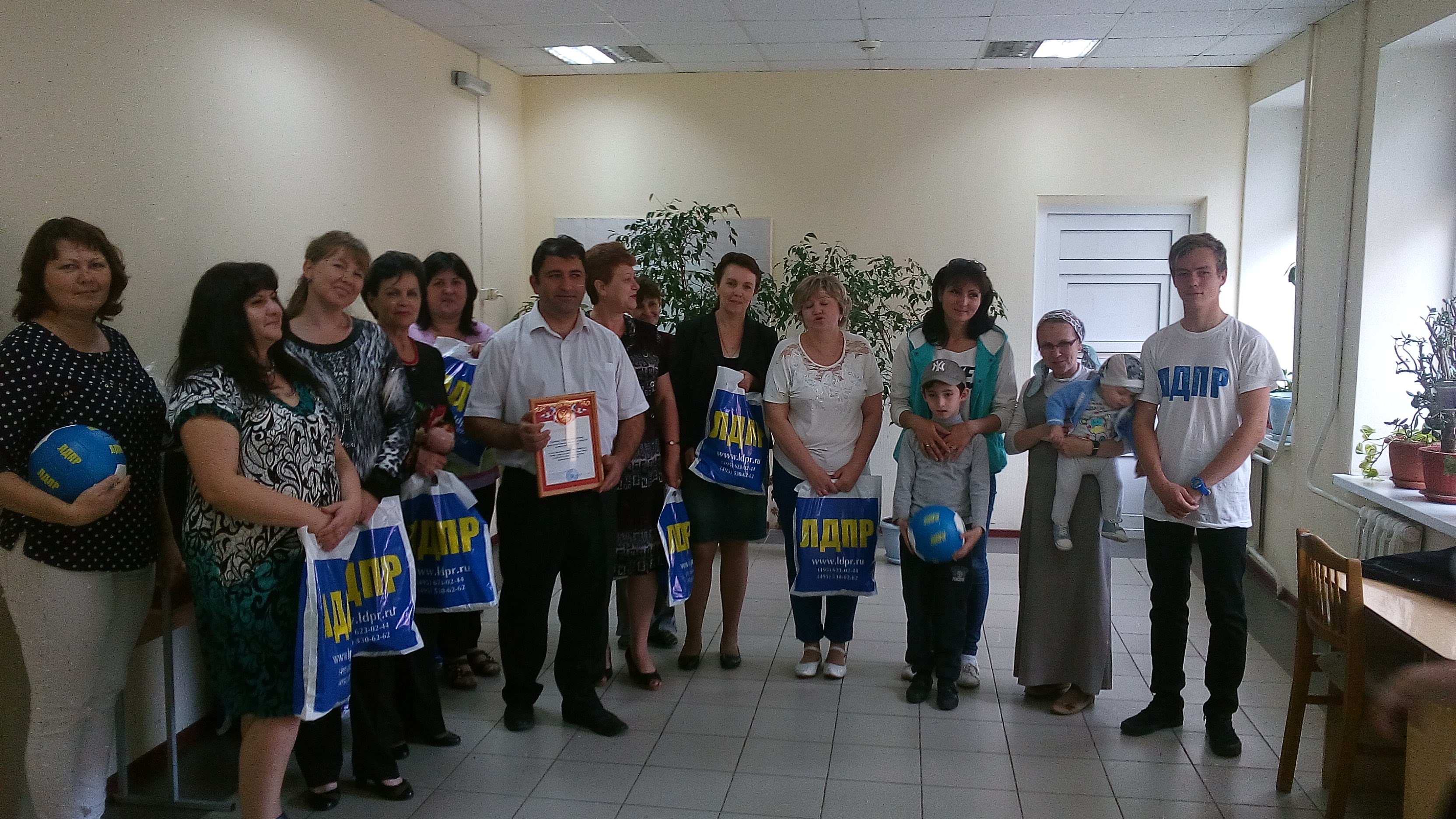 Кубанские &quotсоколы Жириновского&quot заглянули в реабилитационный центр для детей-инвалидов сайт РО ЛДПР на Кубани