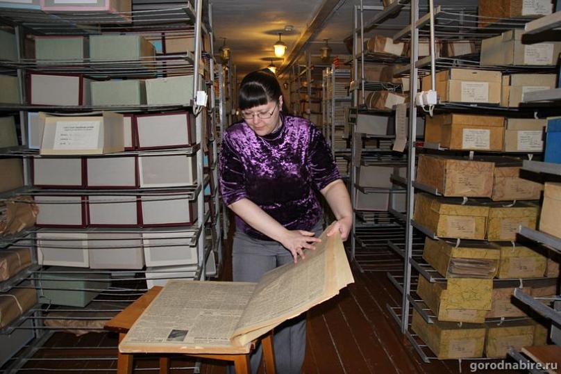 Архивист Мария Гурьева