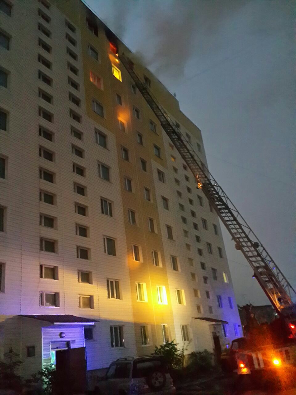 Загорание случилось на 10 этаже здания