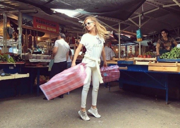 Мини-шоу на рынке Краснодара: Глюкоза не пела и народ ее не узнал Соцсети Instagram    