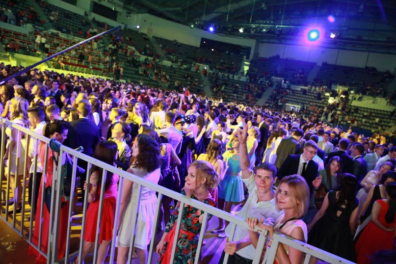 Известная поп-звезда поздравит выпускников Хабаровска с окончанием школы Роман Федоров