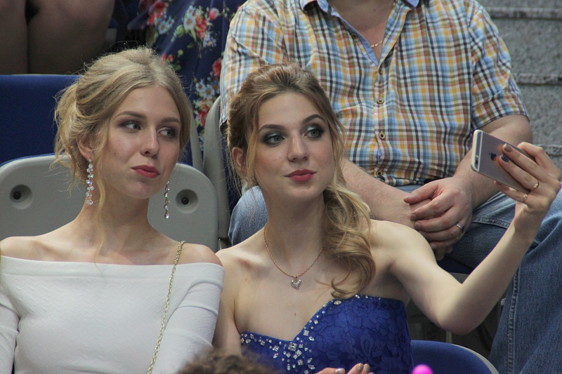 IOWA спела для хабаровских выпускников