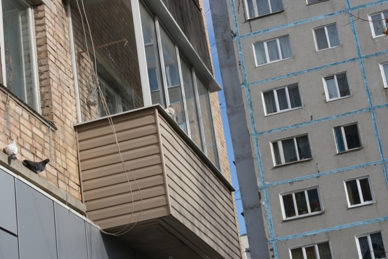 Парень разбился насмерть, выпрыгнув с балкона 13-го этажа в Хабаровске  Ланин Сергей, PrimaMedia