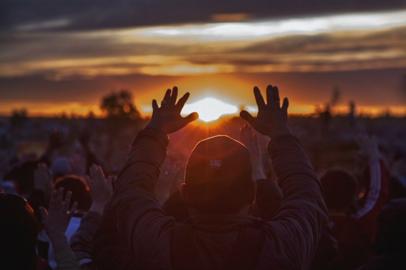 Белый Сибирский шаман долины семи озер проведет ритуалы и обряды во время Ысыаха    Виктор Олесов