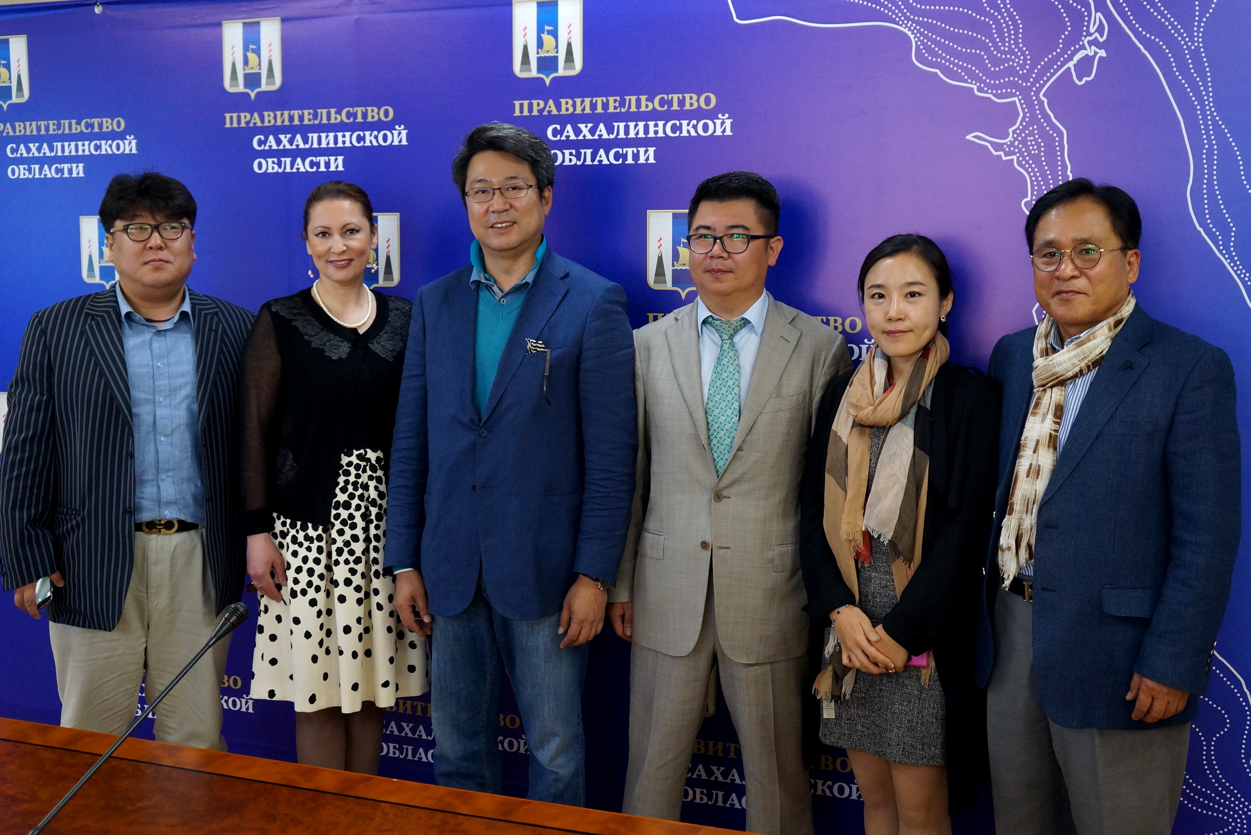 Участники встречи Максим Мажарин, ИА SakhalinMedia