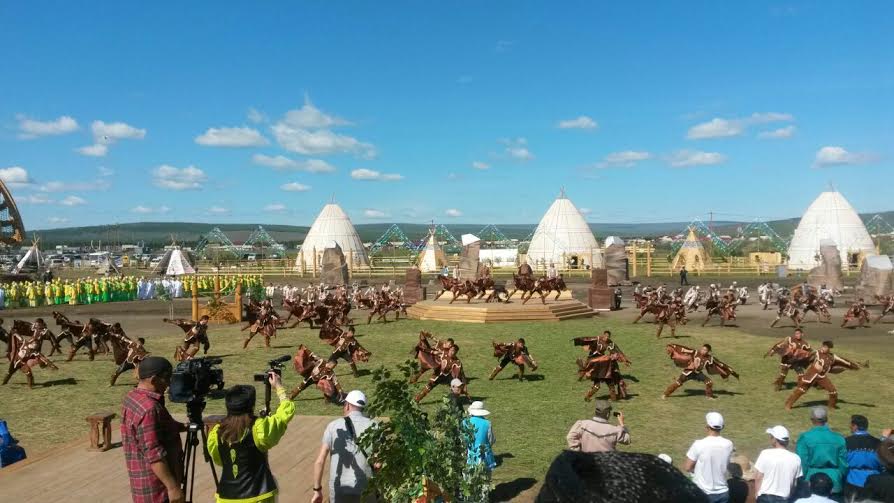 Ливневые дожди чуть было не сорвали национальный праздник Ысыах Олонхо Социальные сети 