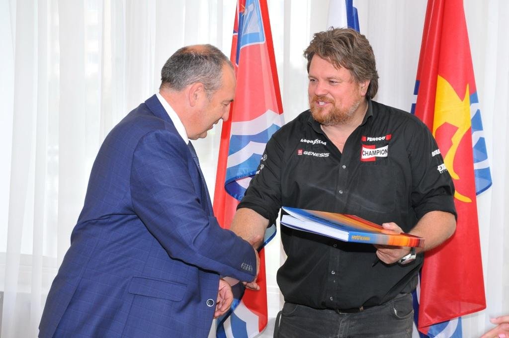 Райнер Цитлоу приехал в колымскую столицу сегодня утром