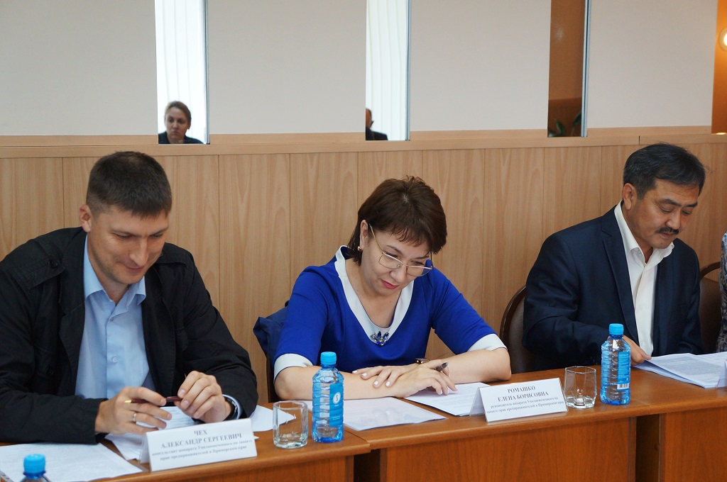 Круглый стол по вопросам перевозки пассажиров и багажа легковыми такси