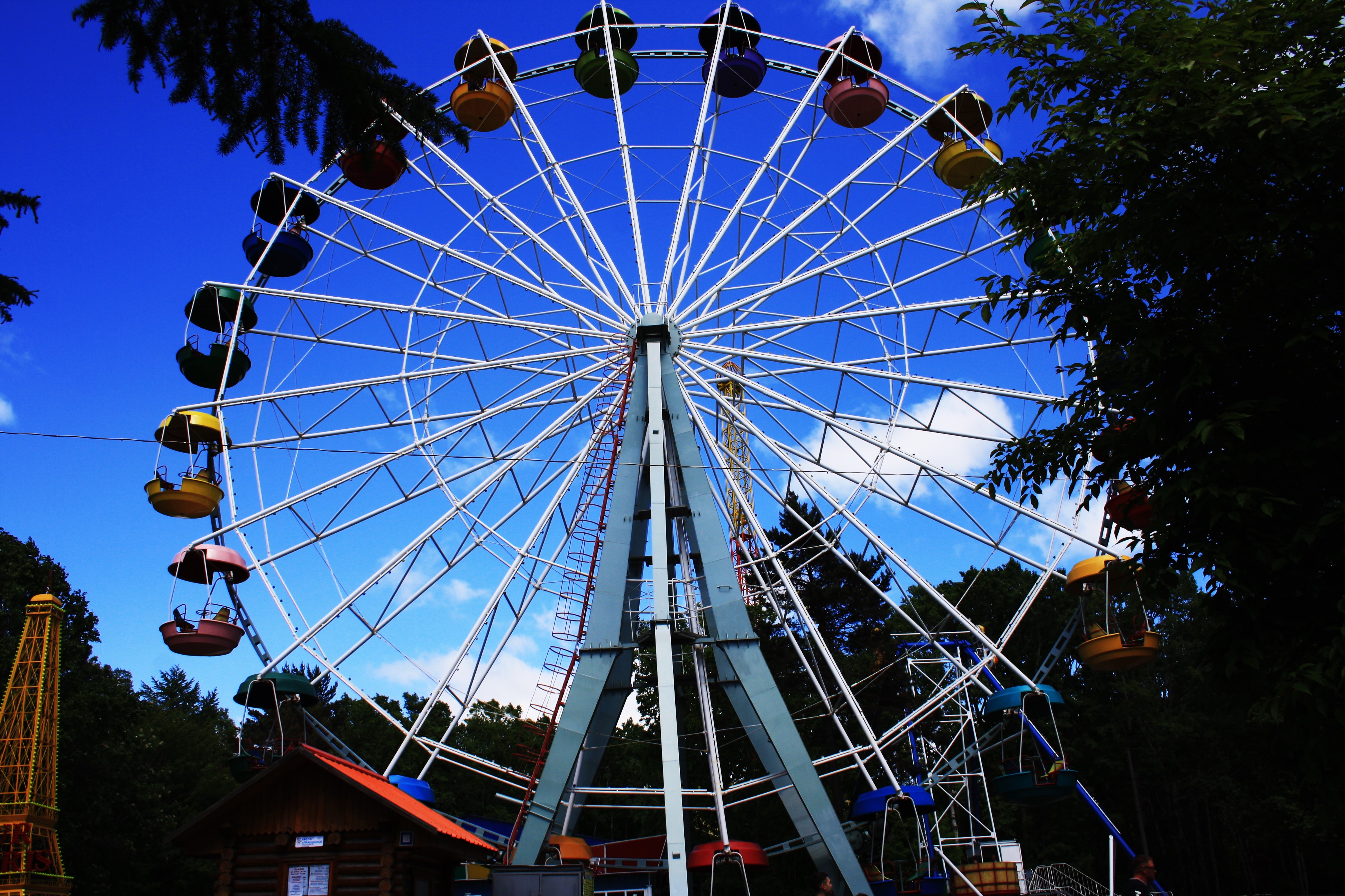 Колесо обозрения. Парк культуры и отдыха имени Юрия Гагарина в Южно-Сахалинске Анна Ромахина, ИА SakhalinMedia 