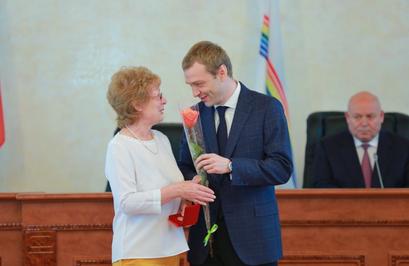 Правительственные награды вручили выпускникам ЕАО 