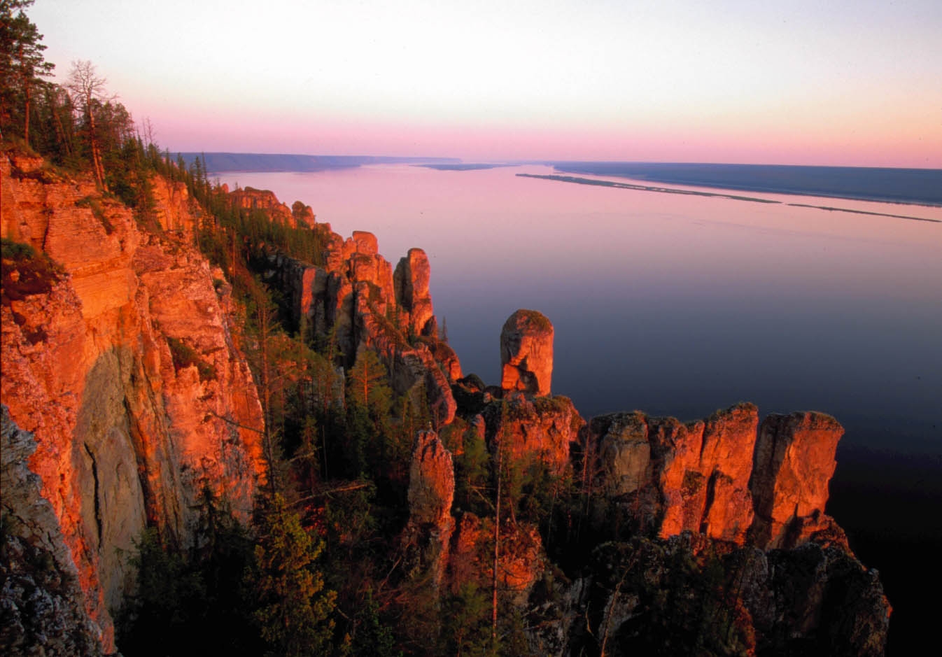 Площадь пожара в природном парке &quotЛенские столбы&quot достигла 250 га YakutiaMedia