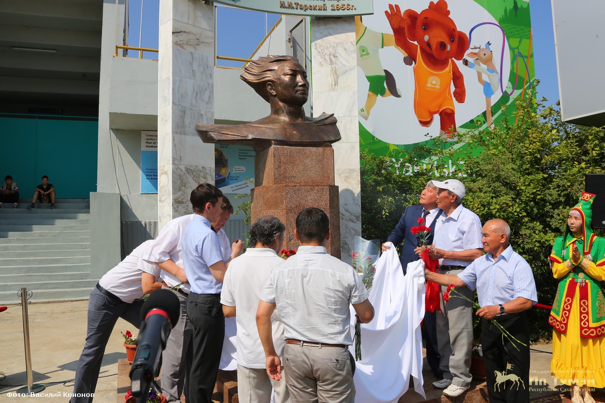 Памятник Николаю Тарскому Василий Кононов