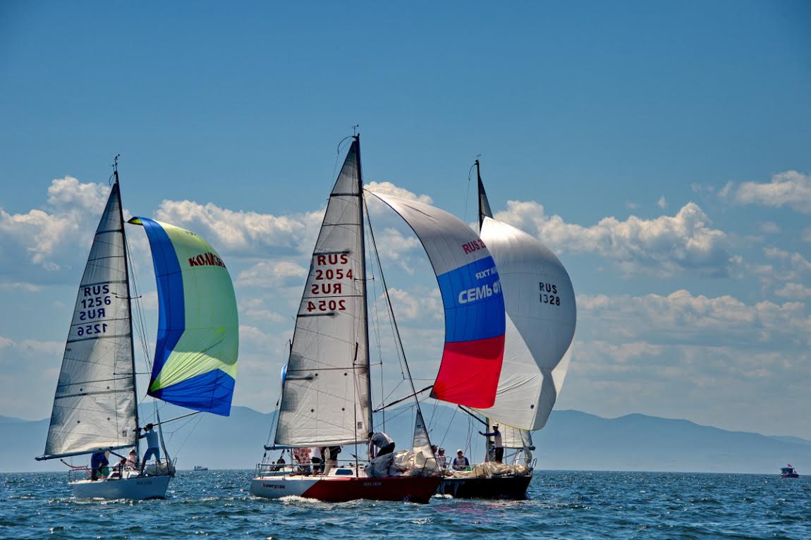 Яхтсмены Владивостока отметили день города парусными гонками пресс-служба яхт-клуба &quotСемь футов&quot